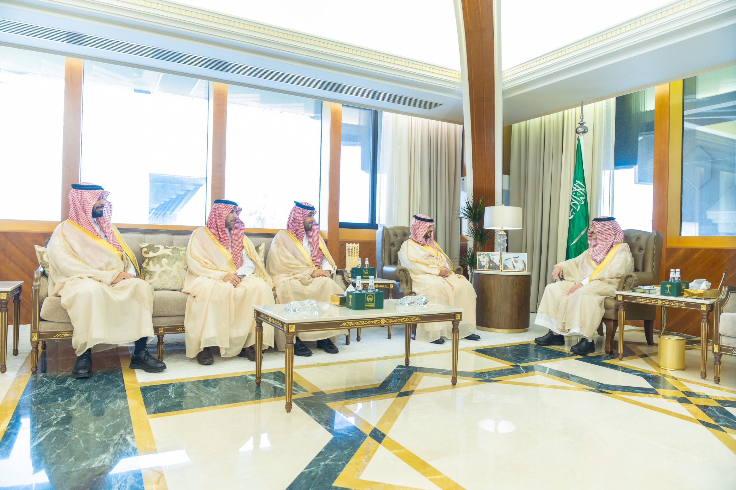 أمير الشرقية يستقبل مساعد وزير الموارد البشرية والتنمية الاجتماعية للخدمات المشتركة