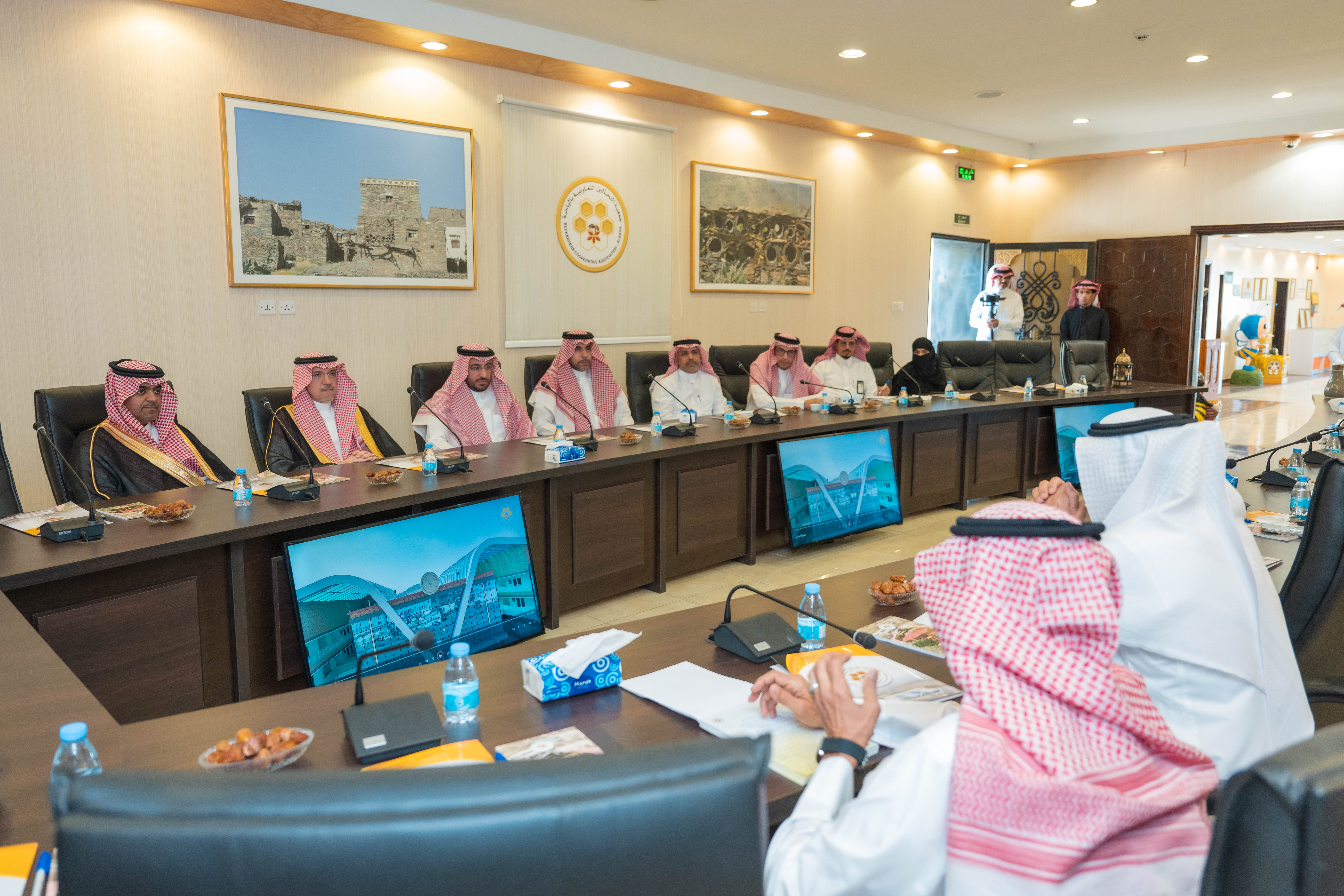 نائب الوزير للتنمية يتفقد فرع الوزارة بمنطقة الباحة