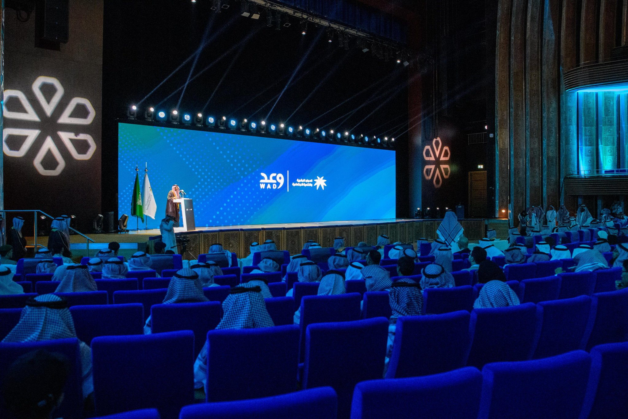معالي نائب وزير الموارد البشرية والتنمية الاجتماعية للعمل الدكتور عبدالله بن ناصر أبو ثنين كلمةً، أكّد فيها أن الملتقى يكتسب أهمية خاصة بوصفه المحطة الختامية لملتقيات "وعد" المناطقية