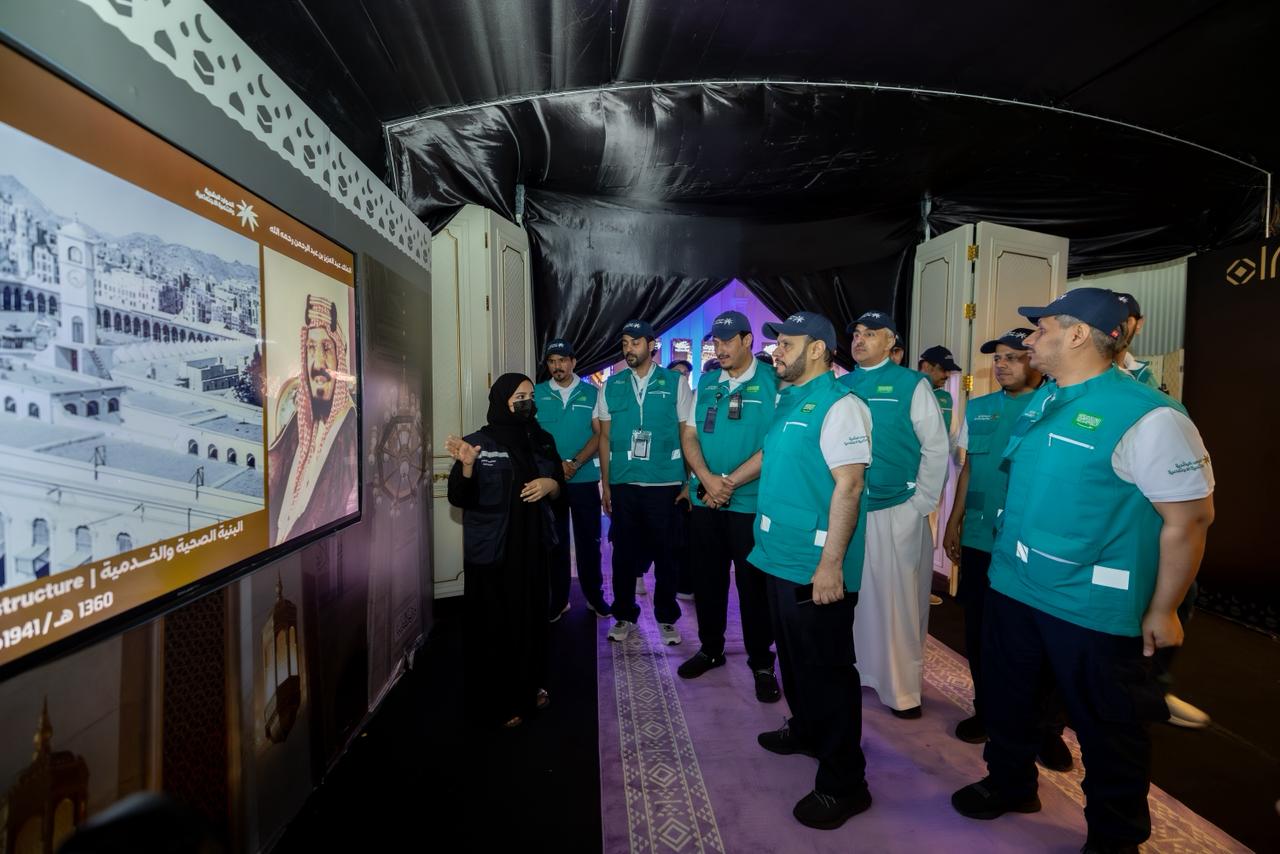    مساعد وزير الموارد البشرية والتنمية الاجتماعية للخدمات المشتركة يبدأ جولته التفقدية لمتابعة أعمال الوزارة في حج 